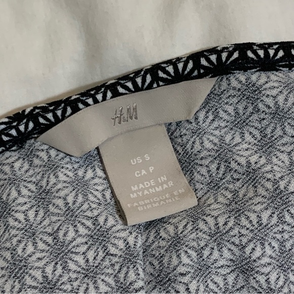 H&M Patterned Blouse - Picture 3 of 3